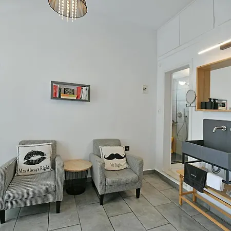 Hydra Icons Guest house