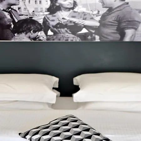 Hydra Icons Guest house